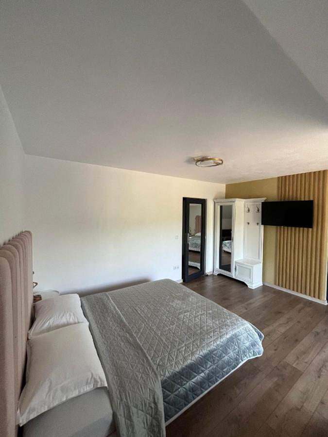 Casa Boila Hotell Bîrsana Exteriör bild